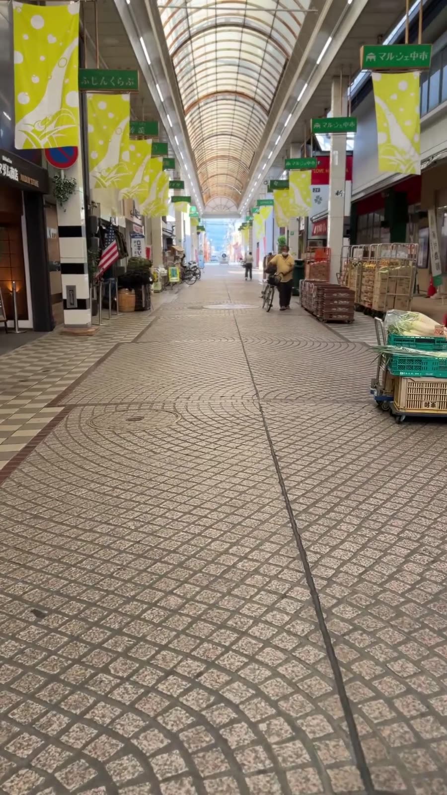 中市商店街のアーケード